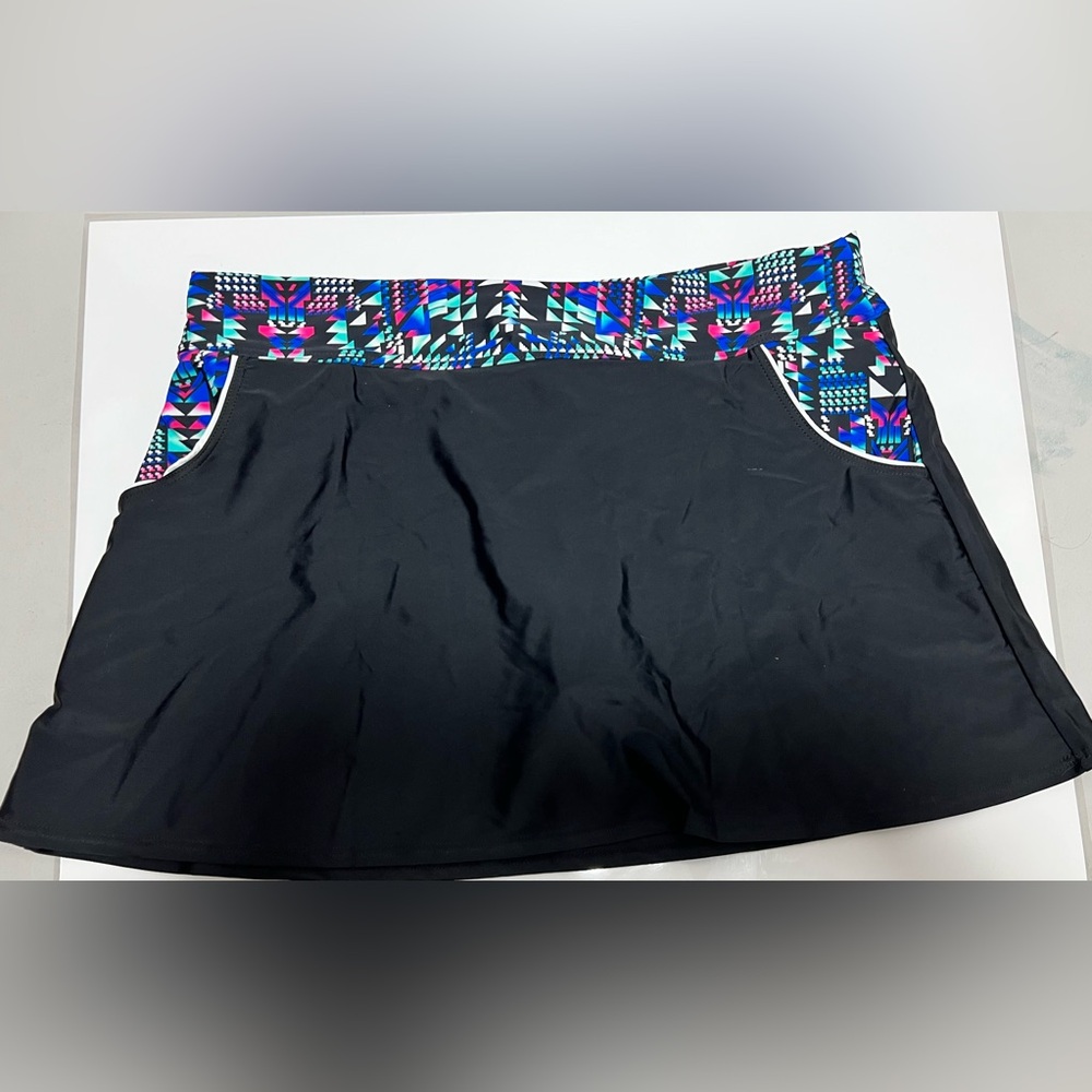 Black Geometric Patterned Women's Swim Skirt